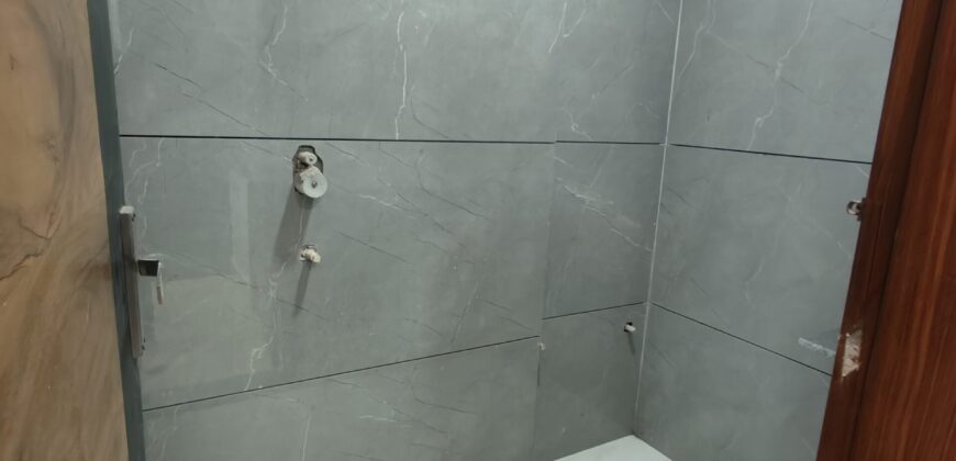 2 bhk flat in delhi uttam nagar