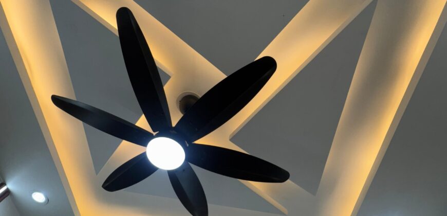 Ready-to-Move 2 BHK Flat in R Block Mohan Garden, West Delhi