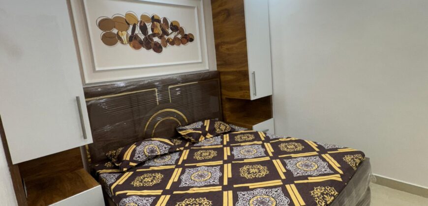 Ready-to-Move 2 BHK Flat in R Block Mohan Garden, West Delhi