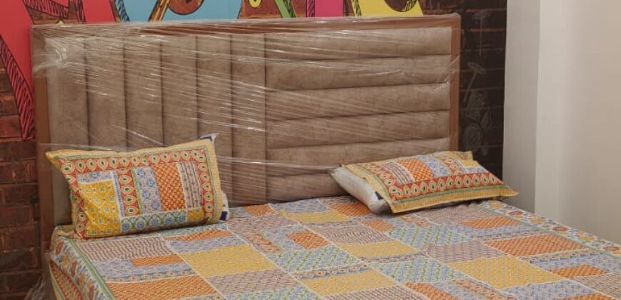 Modern 3 BHK Flat with Lift, Car Parking & Common Roof | Prime Location in Delhi