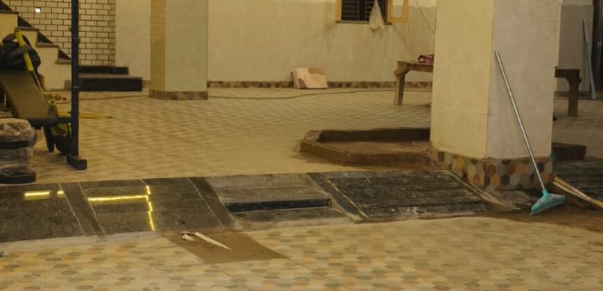 Modern 3 BHK Flat with Lift, Car Parking & Common Roof | Prime Location in Delhi