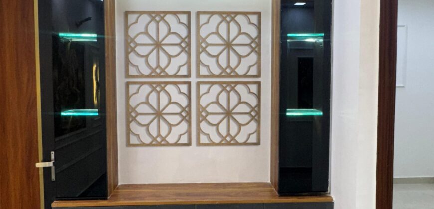 Luxury 3 BHK Flat with Lift + Parking | Prime Location Mohan Garden