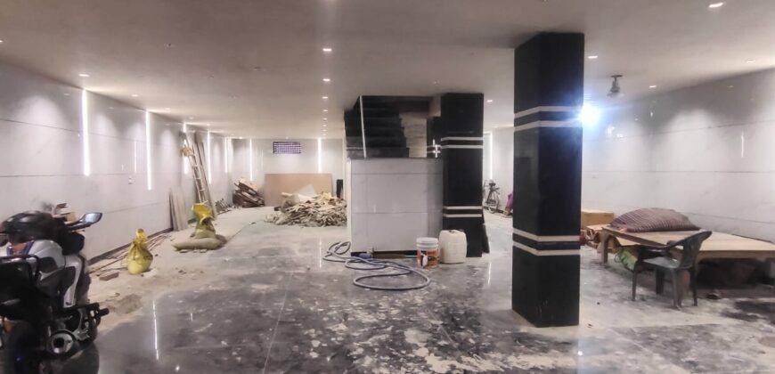 Spacious 3BHK Flat Mohan Garden | Prime Location Near Metro