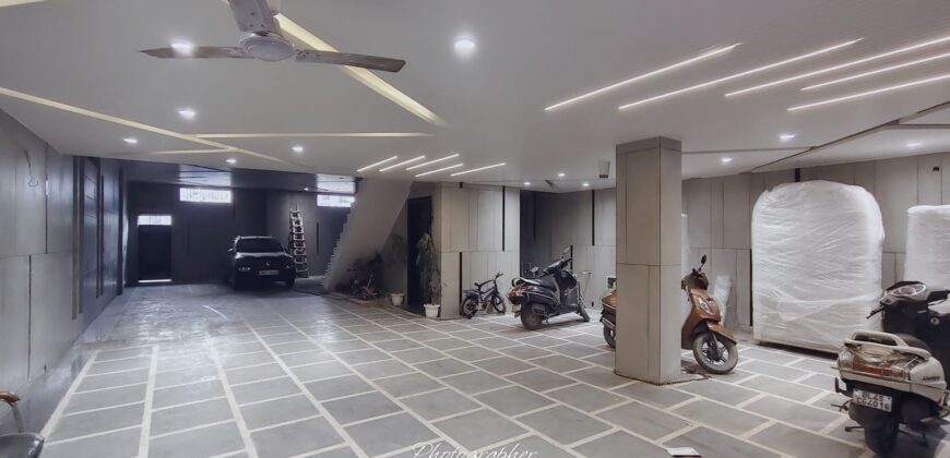 Beautiful 3 BHK Flat – Front Side, Mansa Ram Park, Delhi