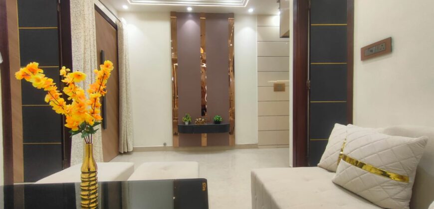 2 BHK Ready-to-Move Flat Near Hari krishna Public School, Delhi