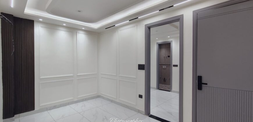 2 BHK Flat in Mansa Ram Park C Block