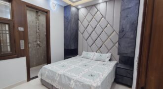 Spacious 2 BHK Flat in Mohan Garden D Block | Prime Location & Metro Access