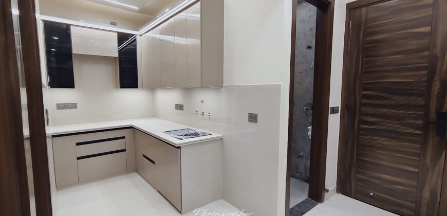 Spacious 2 BHK Flat in Mohan Garden D Block | Prime Location & Metro Access