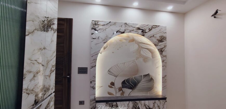 Spacious 3 BHK Flat in Mohan Garden D Block | Prime Location & Modern Amenities