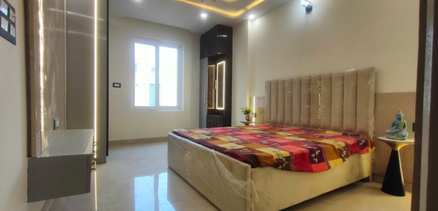 3 BHK Flat for Sale in West Delhi – Near Metro, Ready to Move
