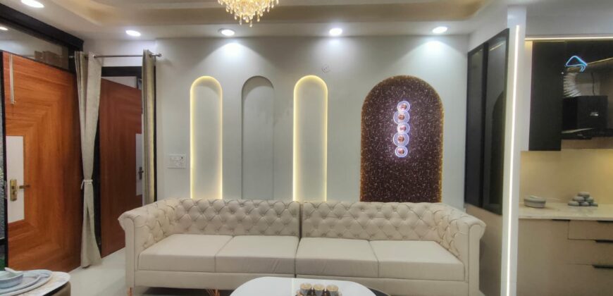 Freehold 3 BHK Flat in Dwarka Mor | Ready Registry