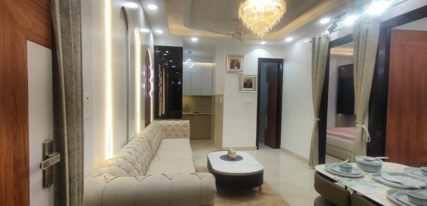 Freehold 3 BHK Flat in Dwarka Mor | Ready Registry