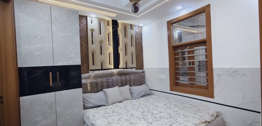 Luxury 2 BHK Flat in Mohan Garden, Gurudwara Road