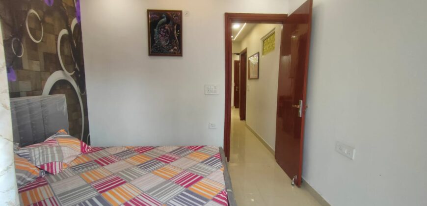 Modern 3 BHK Flat in Uttam Nagar with Lift