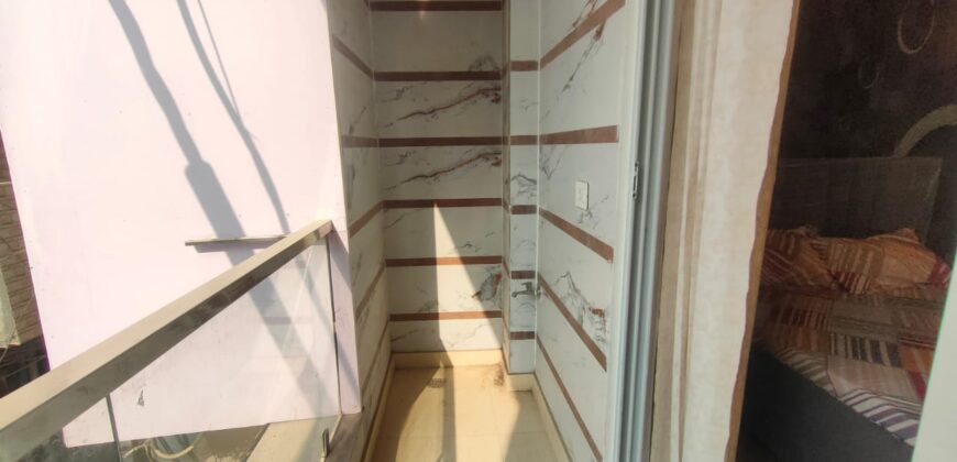 Modern 3 BHK Flat in Uttam Nagar with Lift