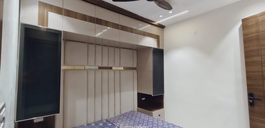 Freehold 2 BHK Flat in Dwarka Mor with Easy Loan