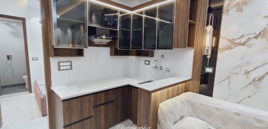 Freehold 2 BHK Flat in Dwarka Mor with Easy Loan