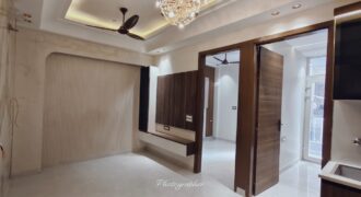 3 BHK Flat with Parking in Uttam Nagar Near Metro