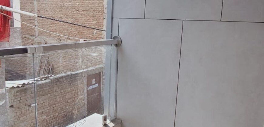 3 BHK Flat with Parking in Uttam Nagar Near Metro