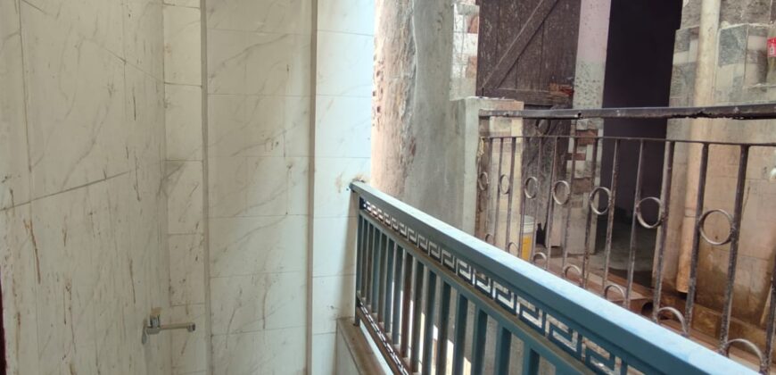 Freehold 2 BHK Flat in Dwarka Mor with Easy Loan