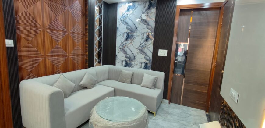 2 BHK Flat with Balcony in Uttam Nagar Near Metro