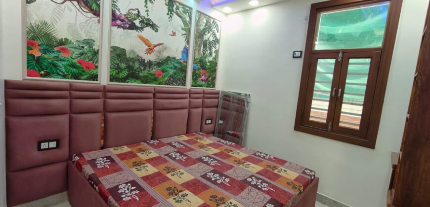 Modern 3 BHK Flat with Lift & Parking in Mohan Garden