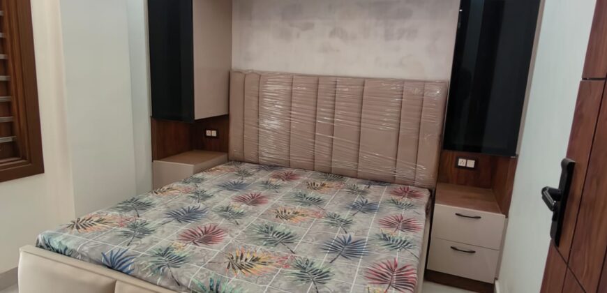 Modern 3 BHK Flat with Lift & Parking in Mohan Garden