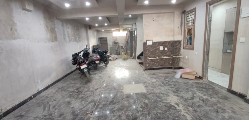 Spacious 3 BHK Flat in Uttam Nagar Near Dwarka Mor Metro