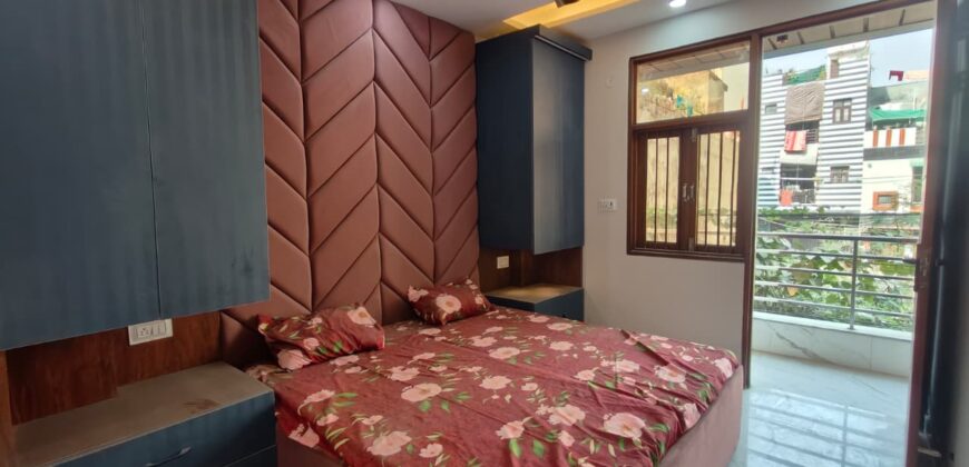 Spacious 3 BHK Flat in Uttam Nagar Near Dwarka Mor Metro