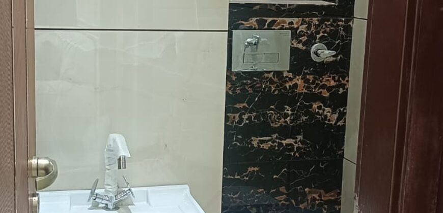 Independent 4BHK Flat in Bharat Vihar, Old Palam Road | Near Sec-14 Dwarka Metro