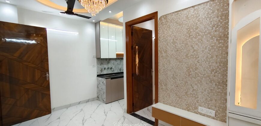 Prime Location 2 BHK Flat in Uttam Nagar West Delhi
