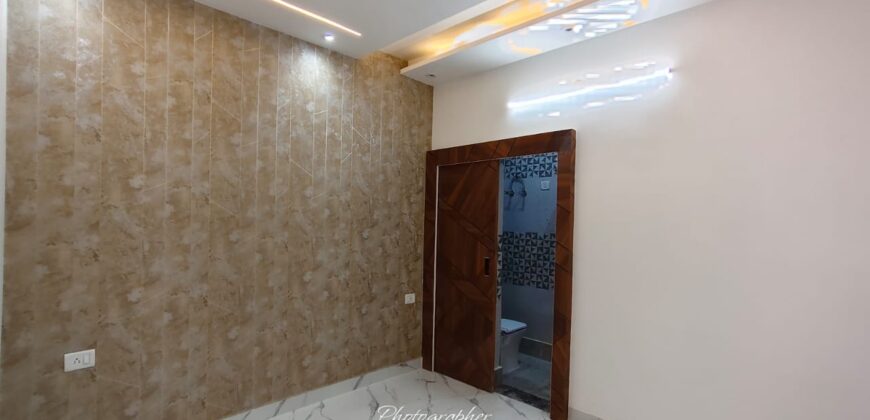 Prime Location 2 BHK Flat in Uttam Nagar West Delhi