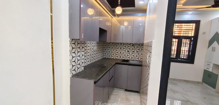 Budget 1 BHK Flat in Dwarka Mor | Near Metro Station