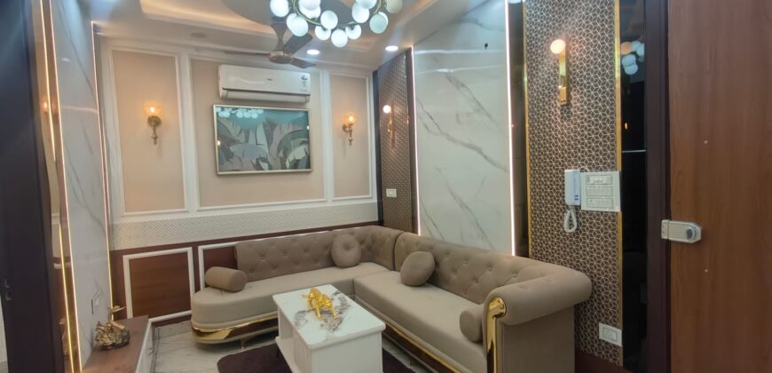 Affordable 3 BHK Flat in Uttam Nagar Near Dwarka Mor Metro