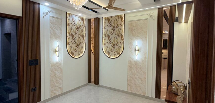 Affordable 3 BHK Flat in Old Palam Road, Delhi