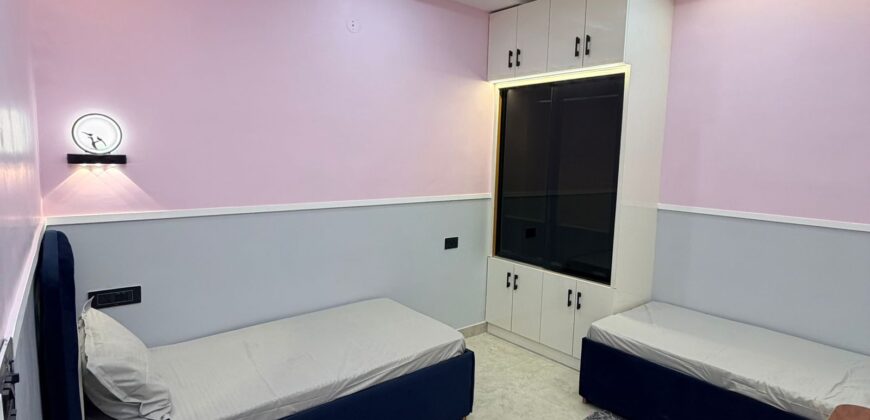 Affordable 3 BHK Flat in Old Palam Road, Delhi