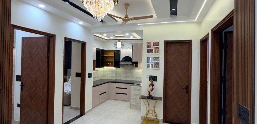 Affordable 3 BHK Flat in Old Palam Road, Delhi