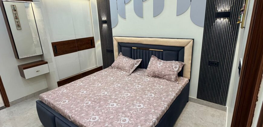 Affordable 3 BHK Flat in Old Palam Road, Delhi