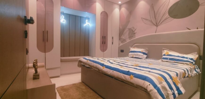 Spacious 4 bhk flat in uttam nagar for sale