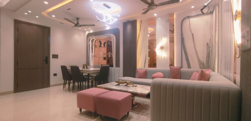 Spacious 4 bhk flat in uttam nagar for sale