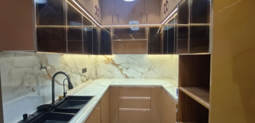 Luxury Front-Side 4 BHK Flat in Delhi | Book Your Dream Home