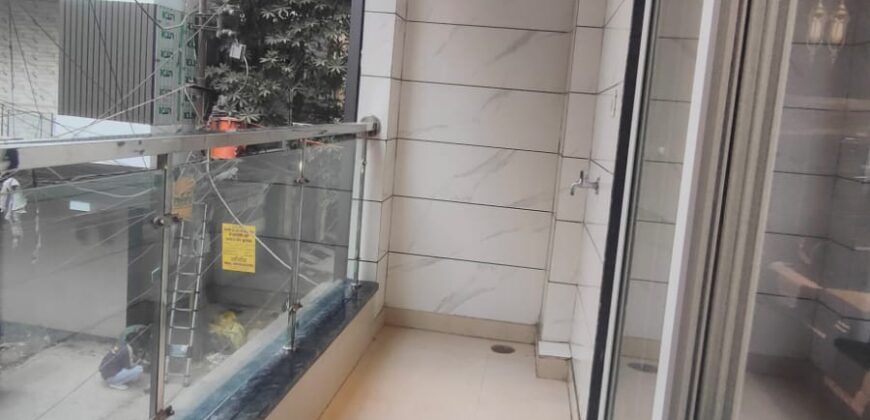 🏡 Independent 4 BHK Flat for Sale in West Delhi | Near Metro