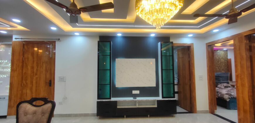 🏡 Independent 4 BHK Flat for Sale in West Delhi | Near Metro