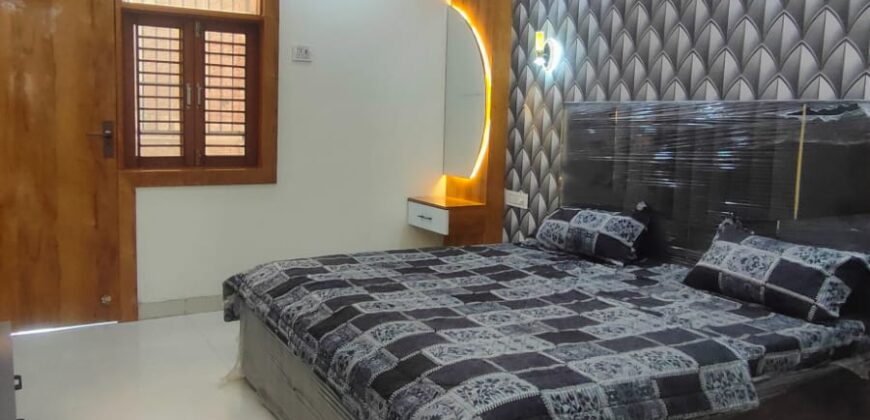 🏡 Independent 4 BHK Flat for Sale in West Delhi | Near Metro