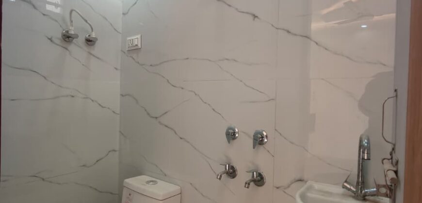 Front Side 2BHK Flats for Sale in Mohan Garden, Uttam Nagar, Delhi