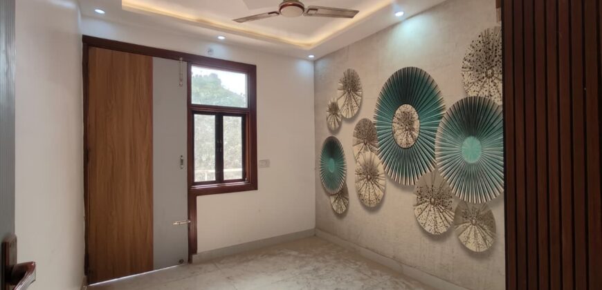 Front Side 2BHK Flats for Sale in Mohan Garden, Uttam Nagar, Delhi