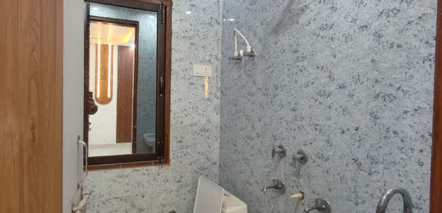 Front Side 2BHK Flats for Sale in Mohan Garden, Uttam Nagar, Delhi