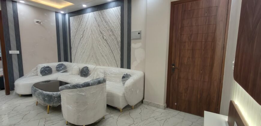 L-Type 3 BHK Flat for Sale in Mohan Garden, Uttam Nagar