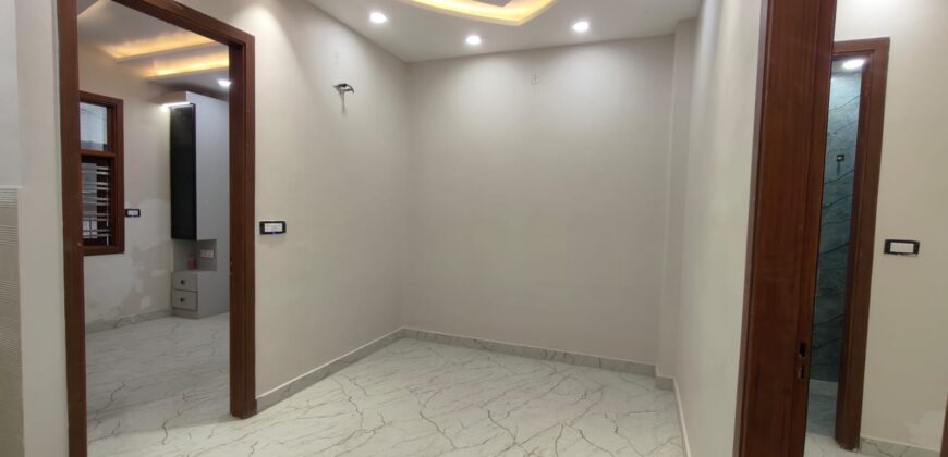 Modern 2 BHK Flat in Mohan Garden, Uttam Nagar, Delhi – Visit Now!
