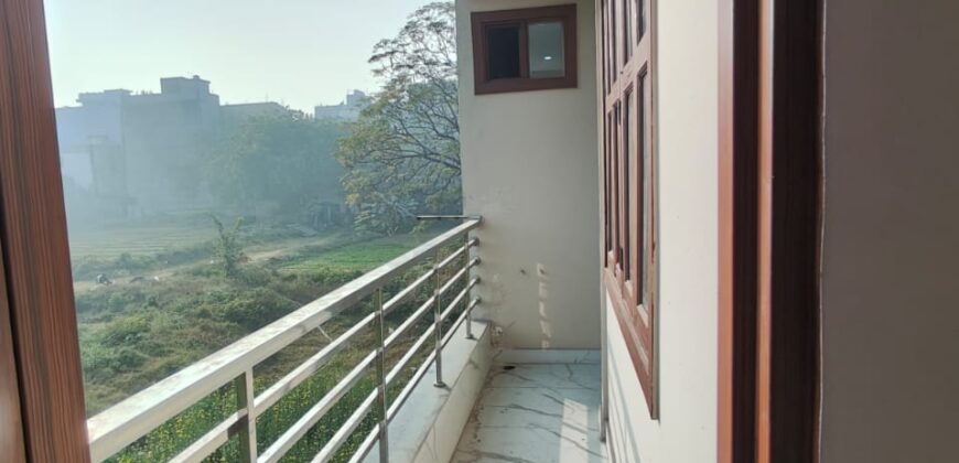 2BHK Flat for Sale in Mohan Garden, Delhi – Perfect View & Location